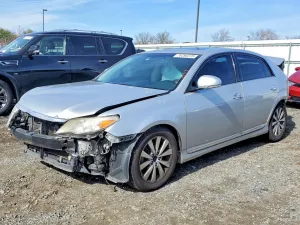 2011 TOYOTA AVALON