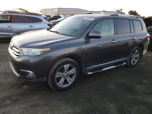2011 TOYOTA HIGHLANDER