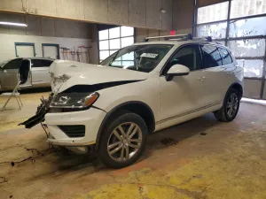 2016 VOLKSWAGEN TOUAREG