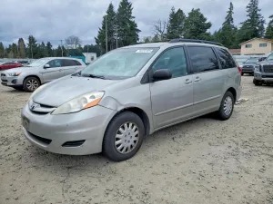 2010 TOYOTA SIENNA