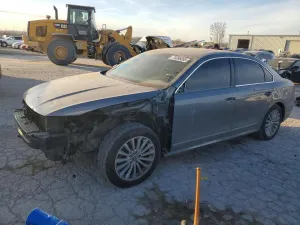 2016 VOLKSWAGEN PASSAT