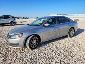 2013 VOLKSWAGEN PASSAT