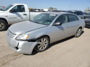 2005 TOYOTA AVALON