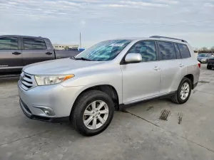 2011 TOYOTA HIGHLANDER