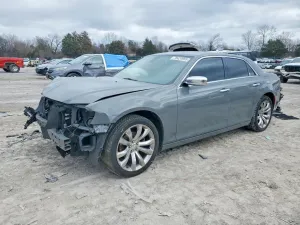 2019 CHRYSLER 300