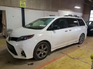 2018 TOYOTA SIENNA