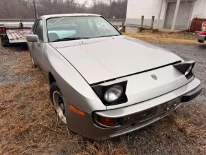 PORSCHE 944