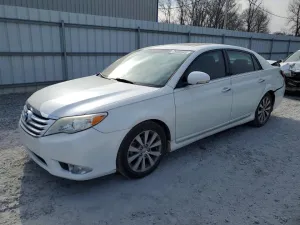 2011 TOYOTA AVALON