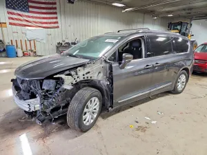 2018 CHRYSLER PACIFICA T