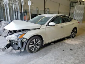 2019 NISS ALTIMA