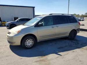 2004 TOYOTA SIENNA