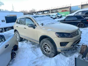 2015 VOLKSWAGEN TOUAREG