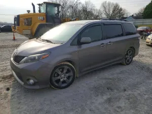 2016 TOYOTA SIENNA
