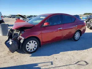 2014 NISSAN VERSA