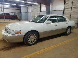 2005 LINCOLN TOWNCAR