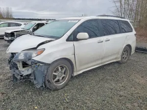 2014 TOYOTA SIENNA