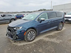2022 CHRYSLER PACIFICA