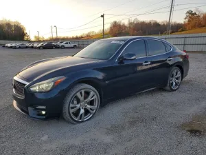 2017 INFINITI Q70