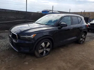 2020 VOLVO XC40