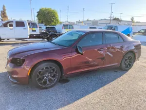 2019 CHRYSLER 300