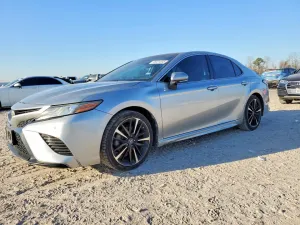 2018 TOYOTA CAMRY