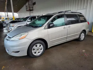 2009 TOYOTA SIENNA
