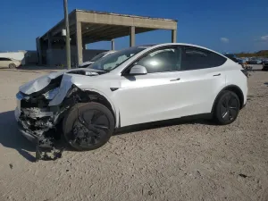 2026 TESLA MODEL Y