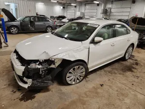 2012 VOLKSWAGEN PASSAT