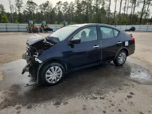 2017 NISSAN VERSA