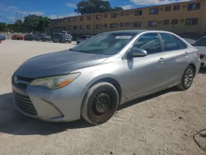 2016 TOYOTA CAMRY