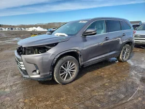 2017 TOYOTA HIGHLANDER