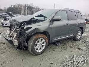 2013 TOYOTA HIGHLANDER