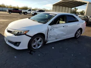 2014 TOYOTA CAMRY