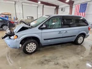 2005 CHRYSLER MINIVAN