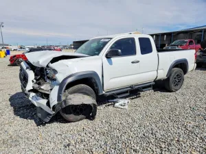 2019 TOYOTA TACOMA SR