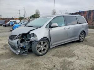 2012 TOYOTA SIENNA