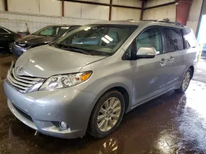 2014 TOYOTA SIENNA