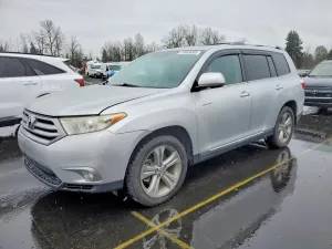 2011 TOYOTA HIGHLANDER