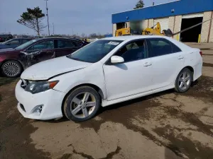 2013 TOYOTA CAMRY
