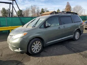 2014 TOYOTA SIENNA