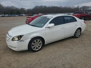 2005 TOYOTA AVALON
