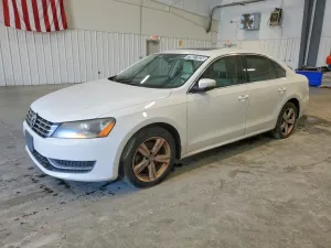 2013 VOLKSWAGEN PASSAT