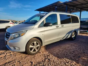2016 MERCEDES-BENZ METRIS