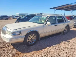1995 LINCOLN TOWN CAR