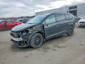 2019 CHRYSLER PACIFICA