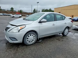 2015 NISSAN VERSA