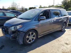 2014 TOYOTA SIENNA