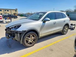 2014 PORSCHE CAYENNE