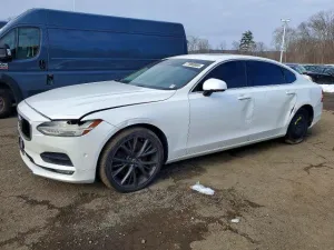 2018 VOLVO S90