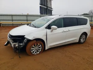 2019 CHRYSLER PACIFICA